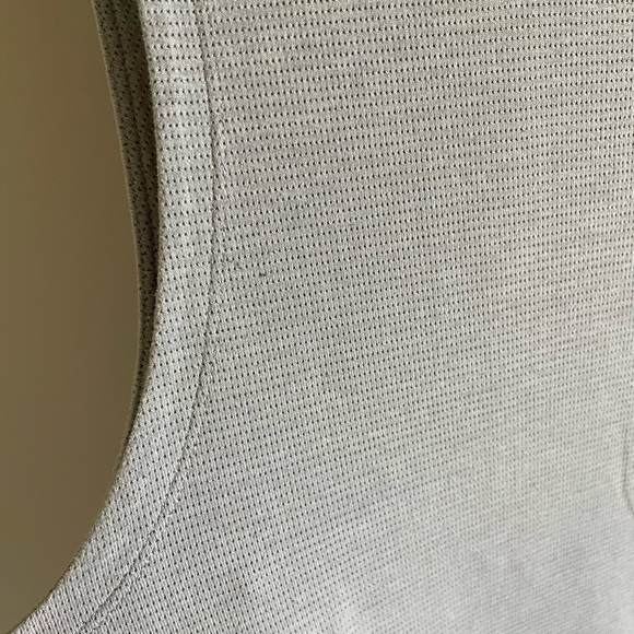 Lululemon Grey Men's Tank Top Size Medium - Picture 8 of 8